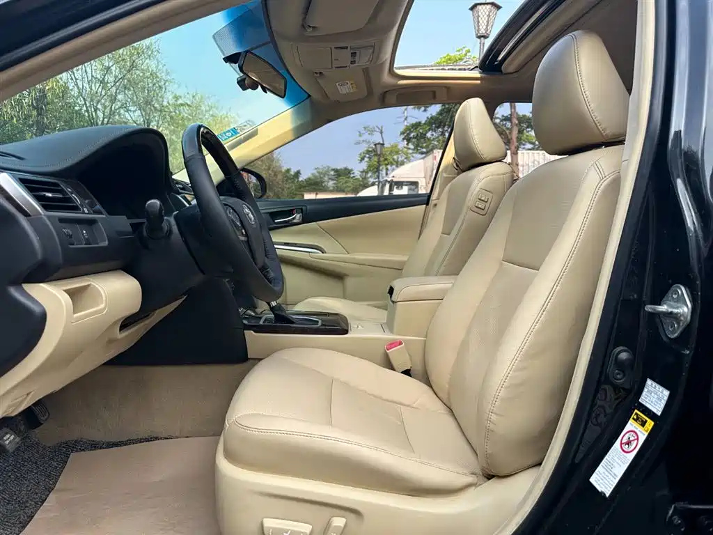 TOYOTA CAMRY 2016