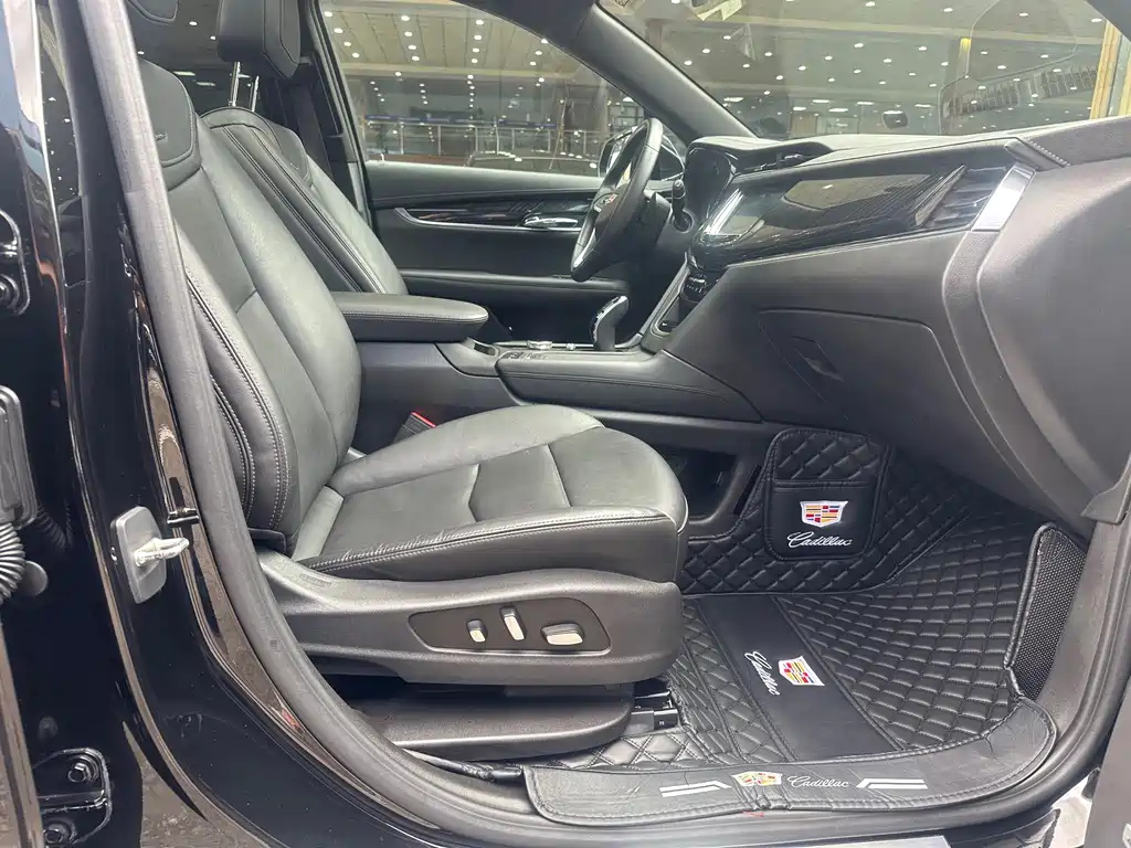 CADILLAC XT6 2021