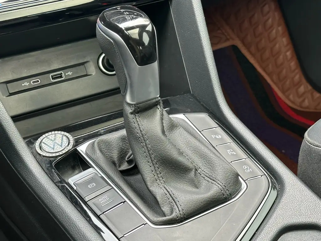 VOLKSWAGEN TIGUAN L 2024