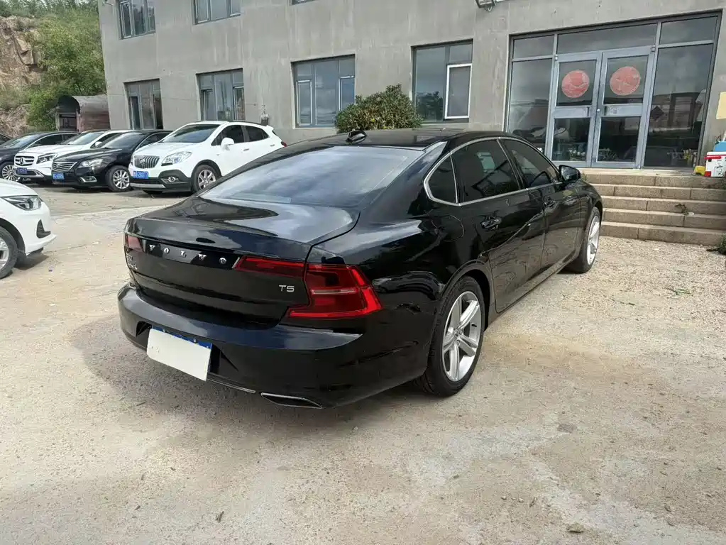 VOLVO S90 2018
