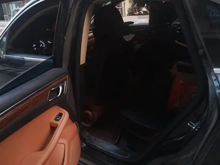ZOTYE SR9 2017
