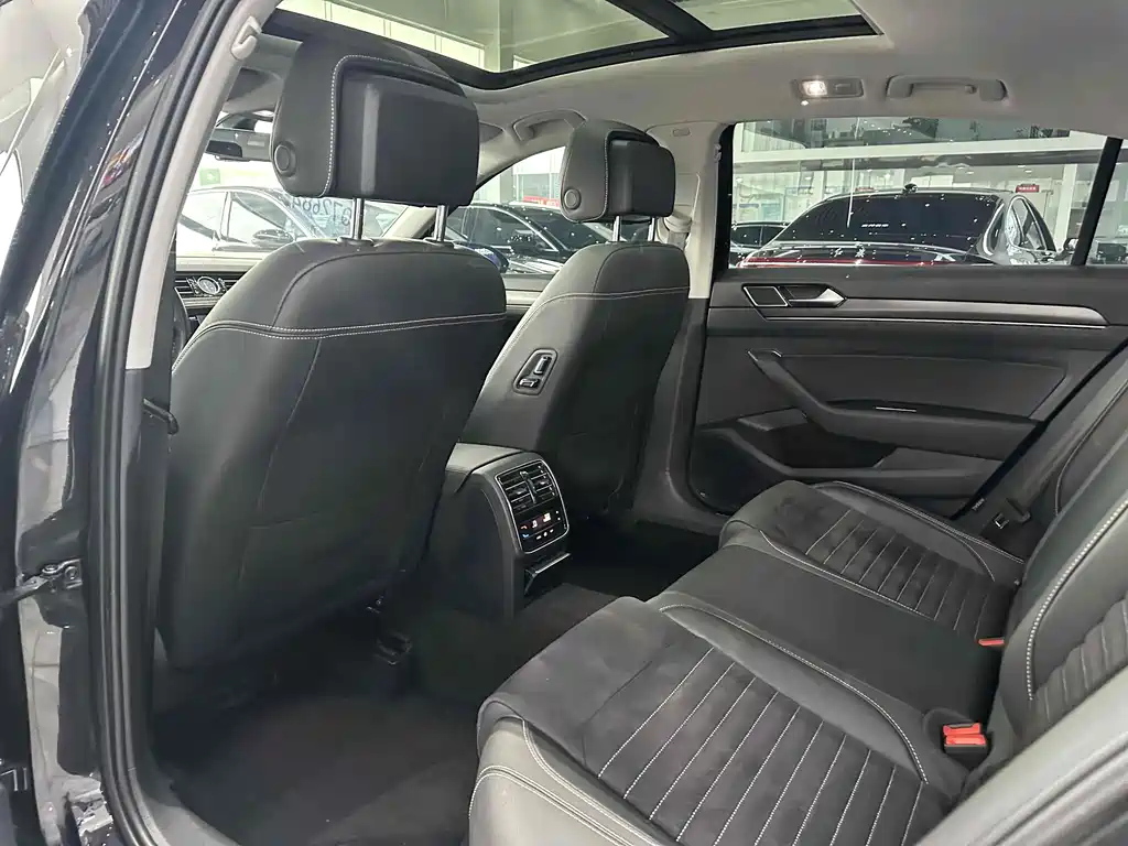 VOLKSWAGEN MAGOTAN 2020
