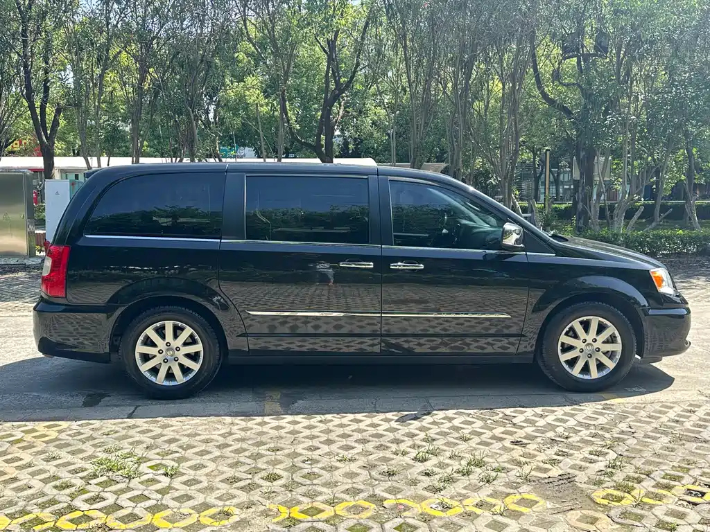CHRYSLER OTHER 2013