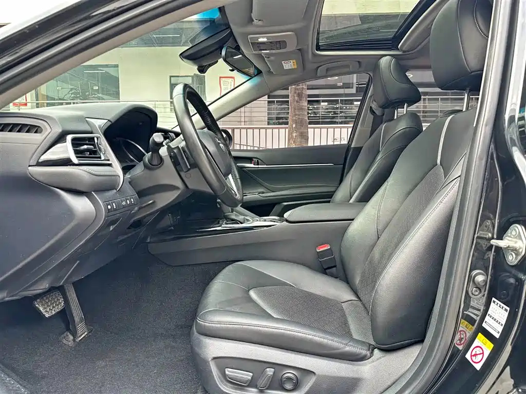 TOYOTA CAMRY 2018