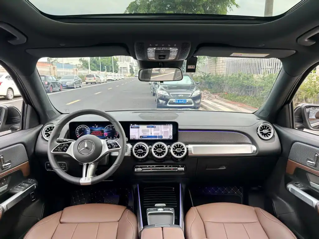 MERCEDES BENZ GLB 2024