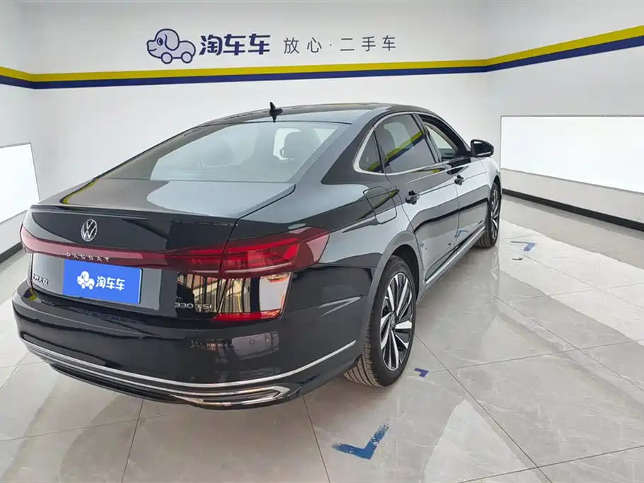 VOLKSWAGEN PASSAT 2022