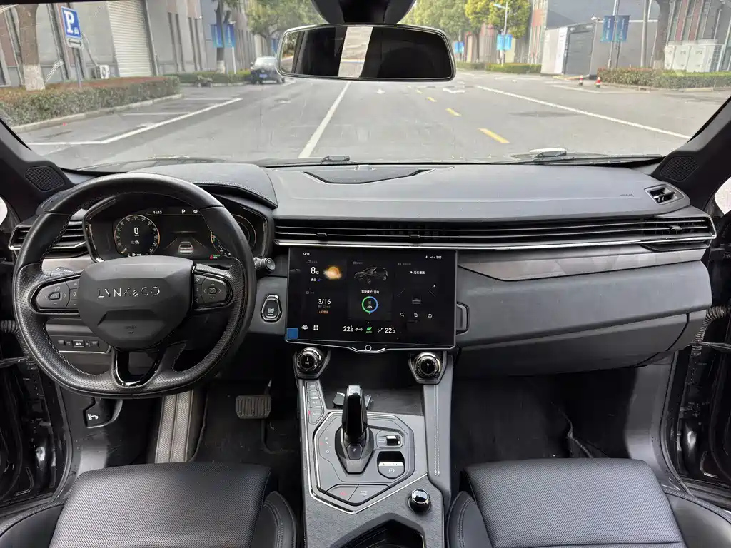 LYNK&CO 01 NEW ENERGY 2022