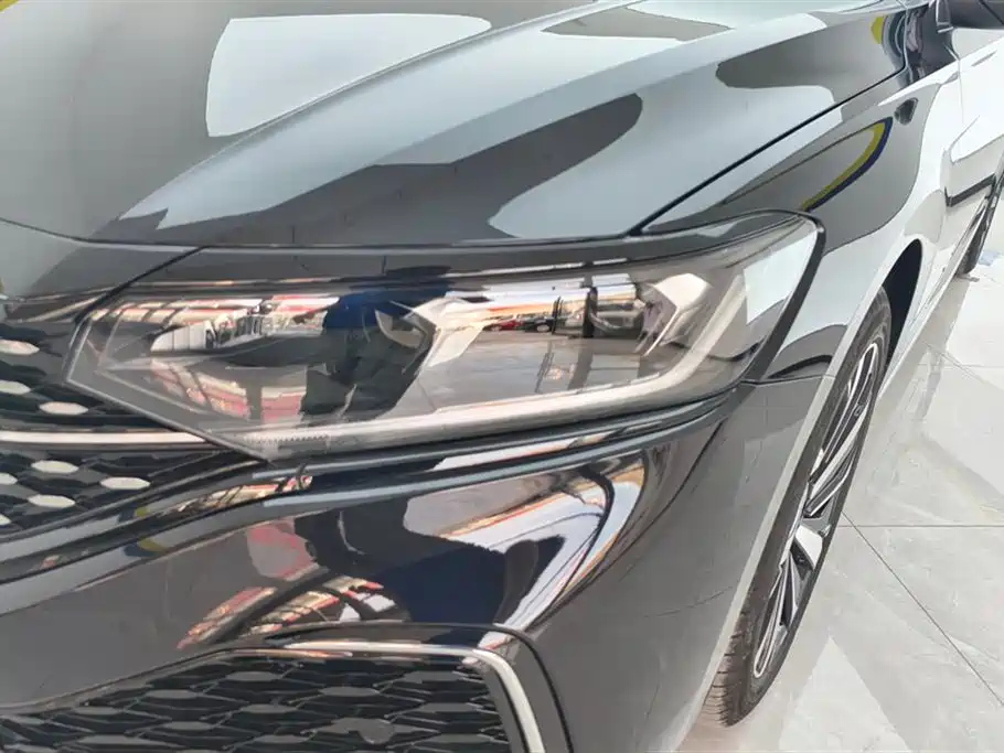 VOLKSWAGEN PASSAT 2022