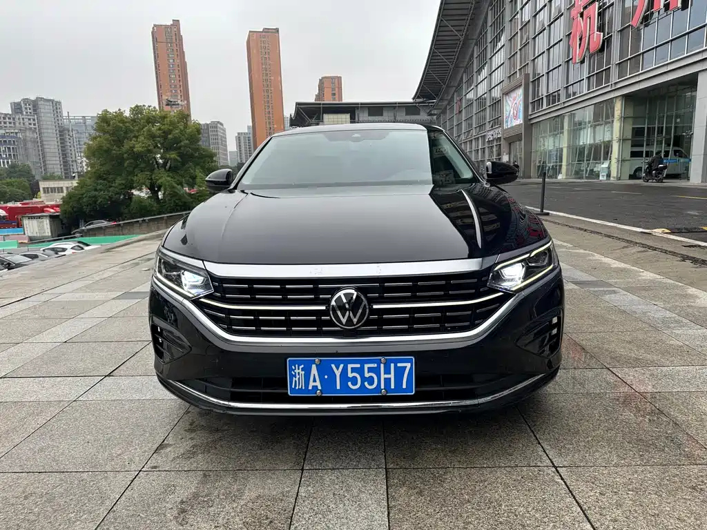 VOLKSWAGEN PASSAT 2022
