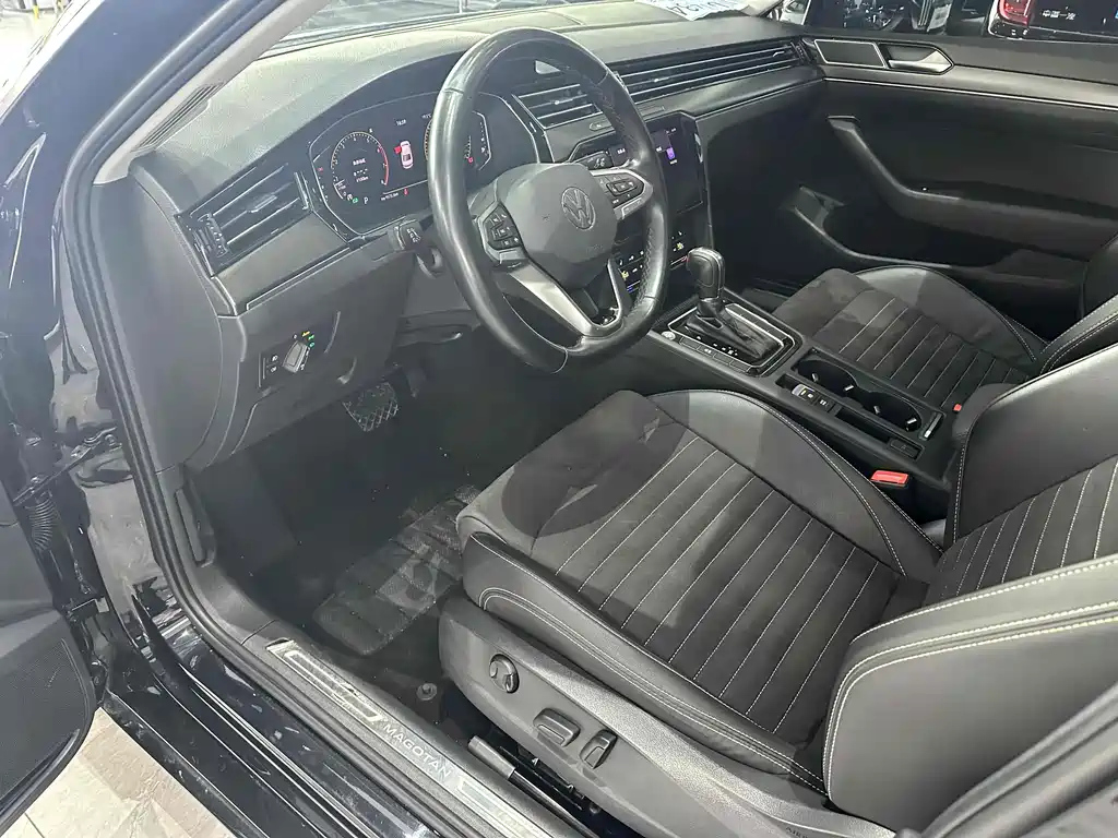 VOLKSWAGEN MAGOTAN 2020