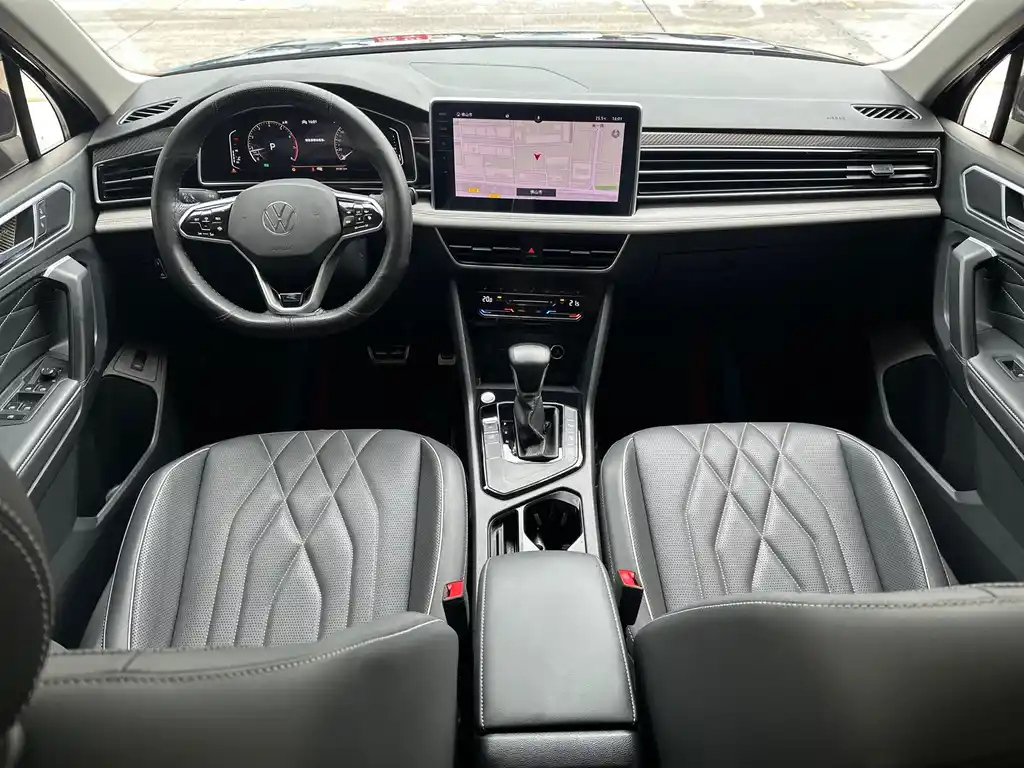 VOLKSWAGEN TIGUAN L 2022