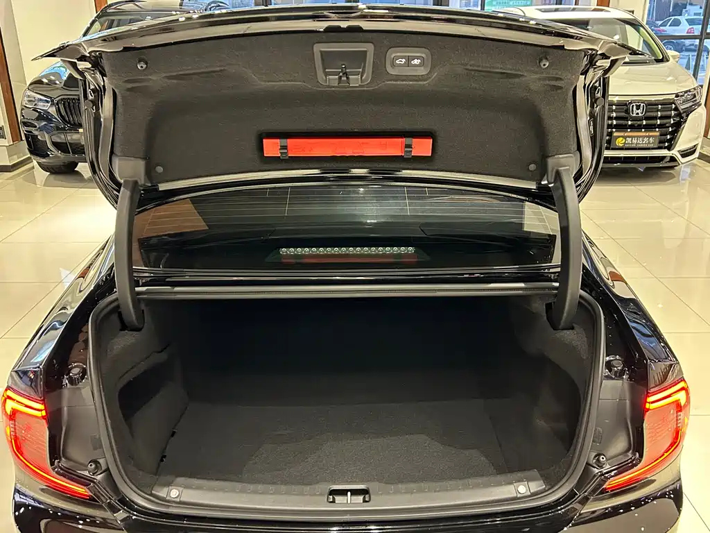 VOLVO S90 2021