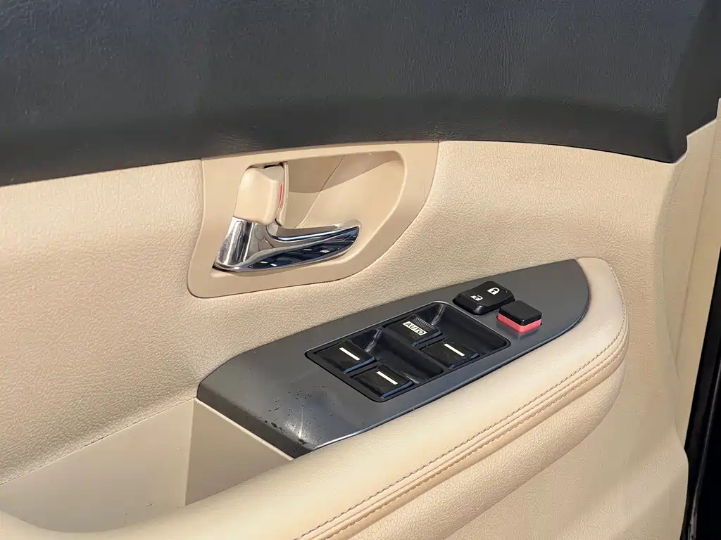 BYD S6 2013