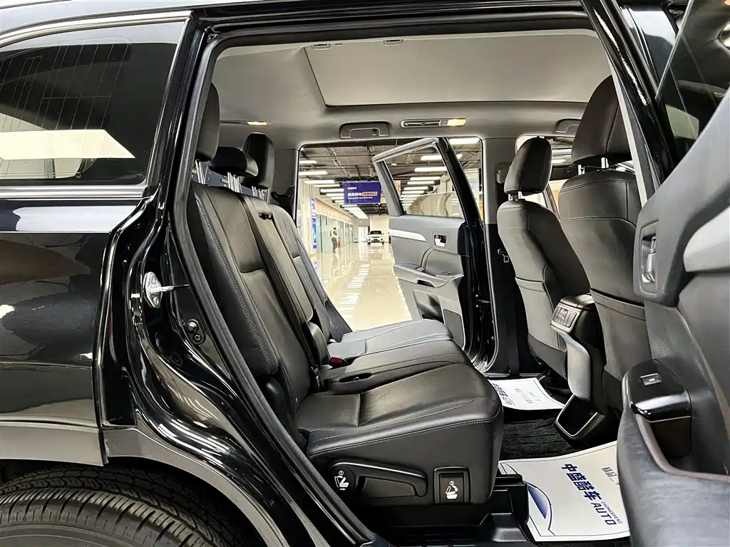 TOYOTA HIGHLANDER 2019
