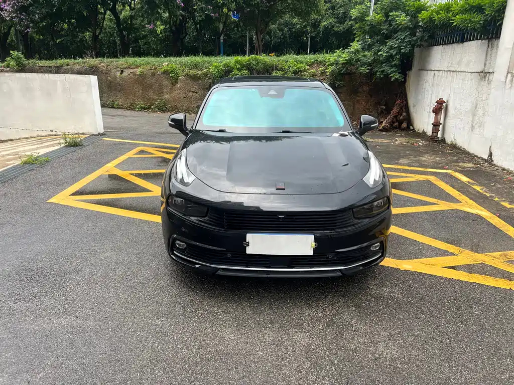LYNK&CO 03 2018