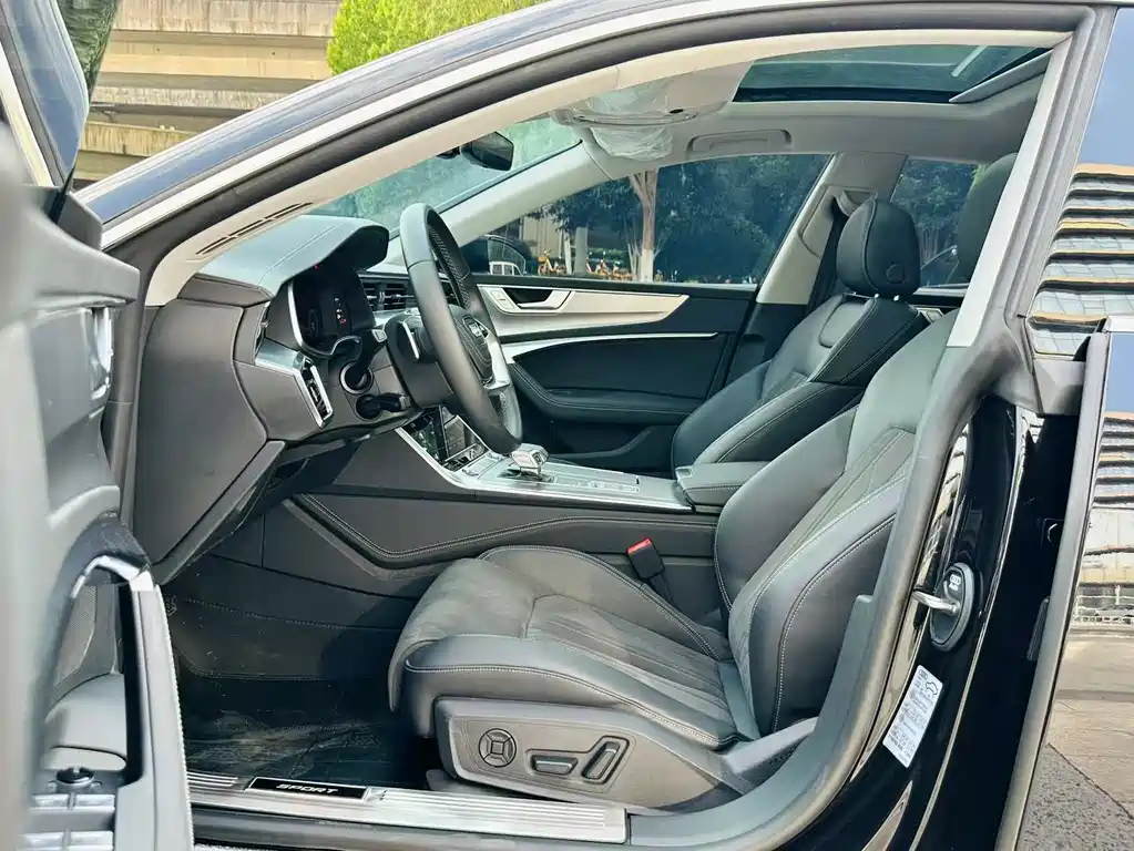 AUDI A7L 2025