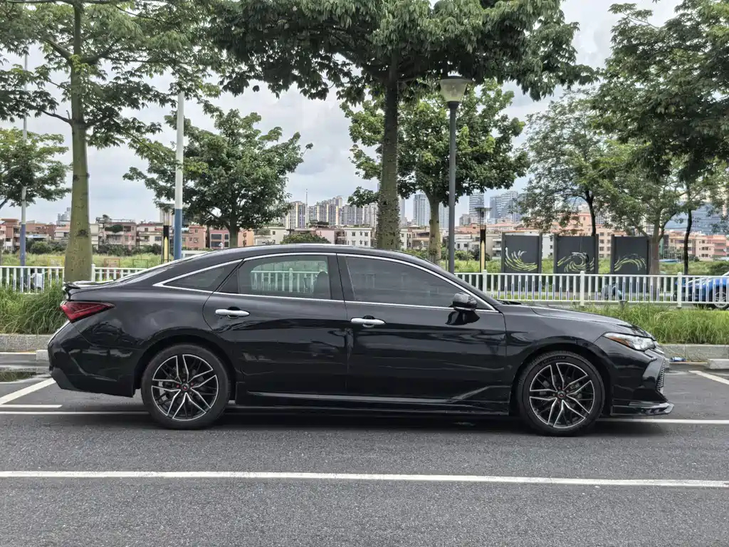 TOYOTA AVALON 2019