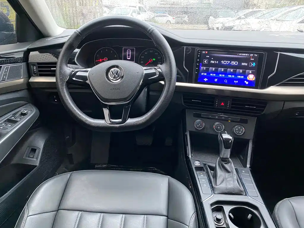 VOLKSWAGEN PASSAT 2019