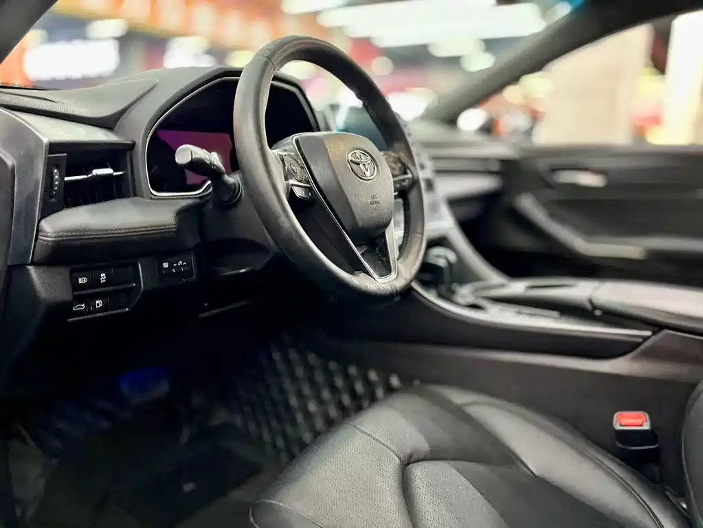 TOYOTA AVALON 2020