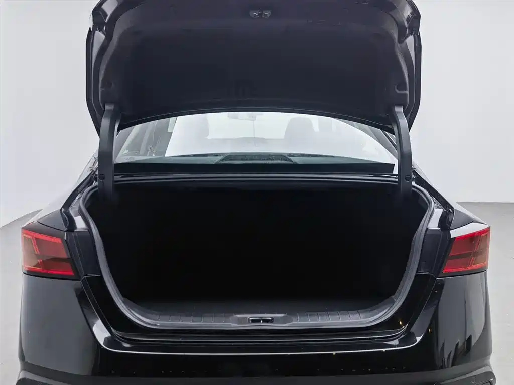 NISSAN TEANA 2021