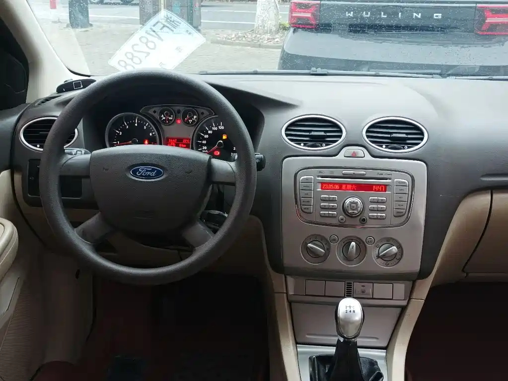 FORD FOCUS 2011