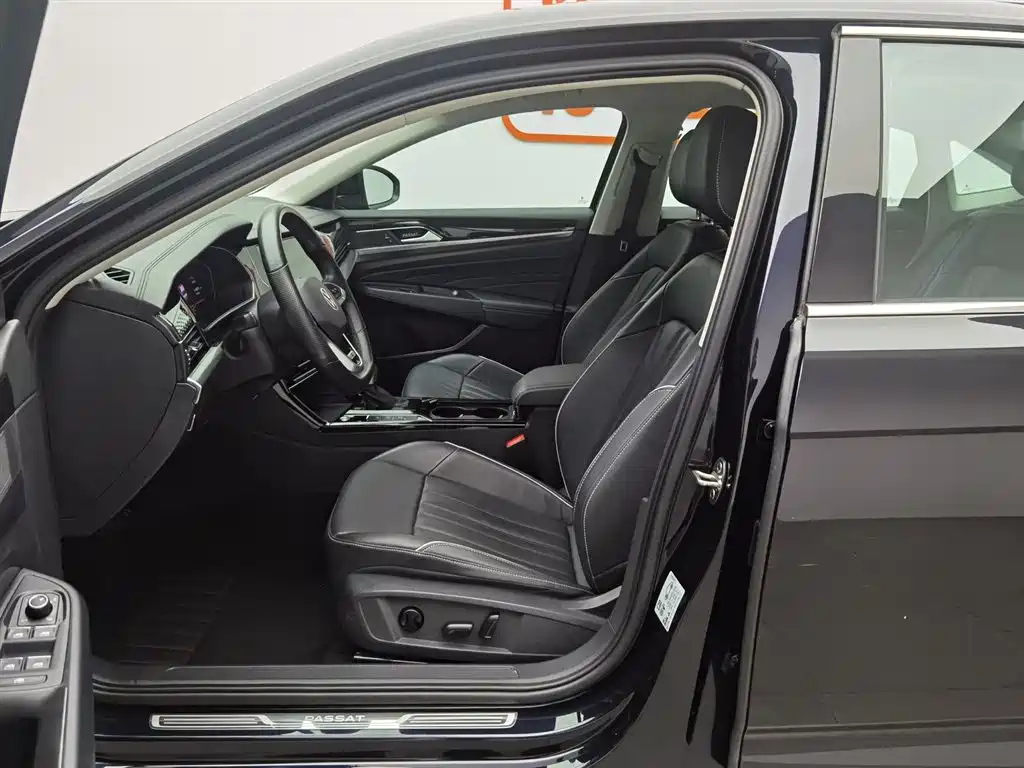 VOLKSWAGEN PASSAT 2022