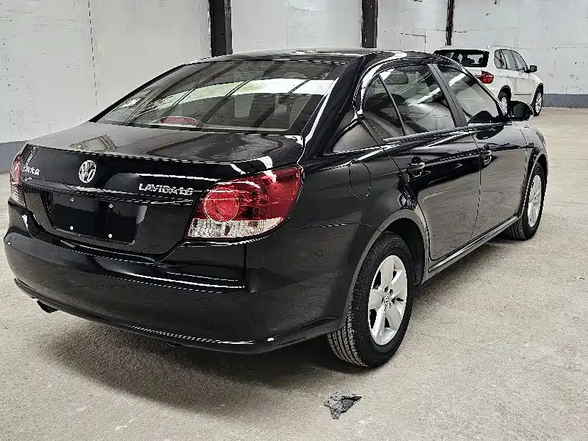 VOLKSWAGEN LAVIDA 2012