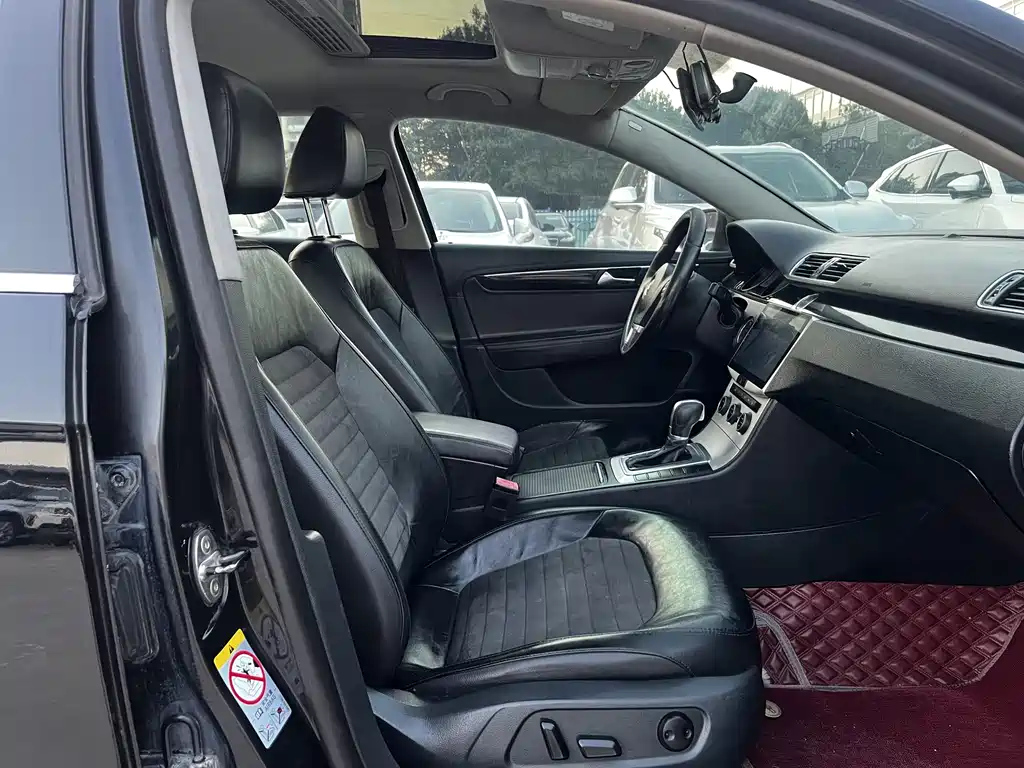 VOLKSWAGEN MAGOTAN 2015