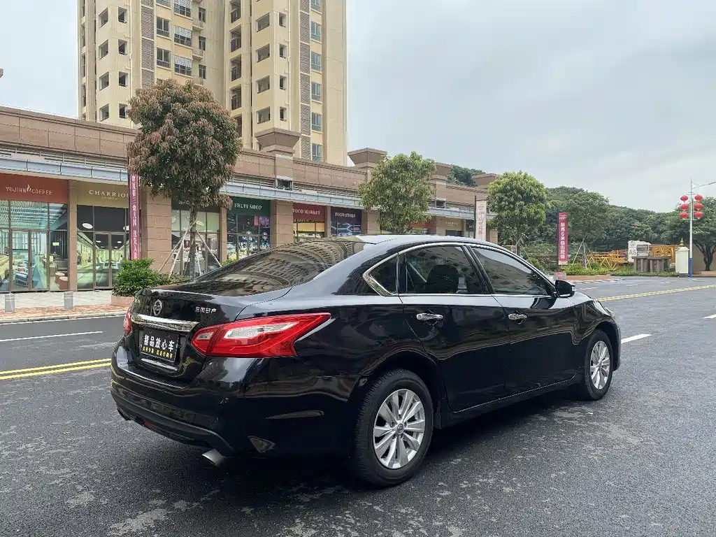 NISSAN TEANA 2018