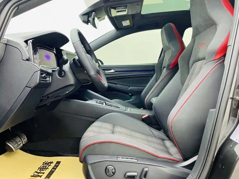 VOLKSWAGEN GOLF 2021
