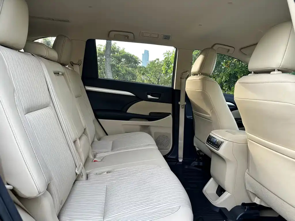 TOYOTA HIGHLANDER 2018