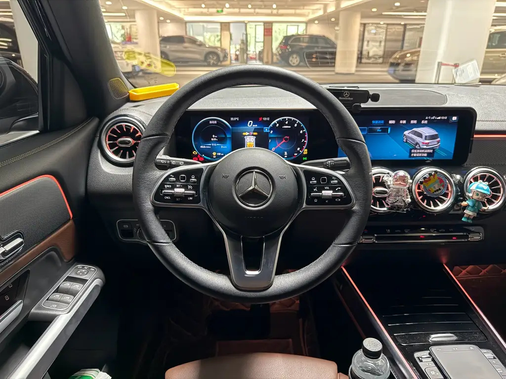 MERCEDES BENZ GLB 2023