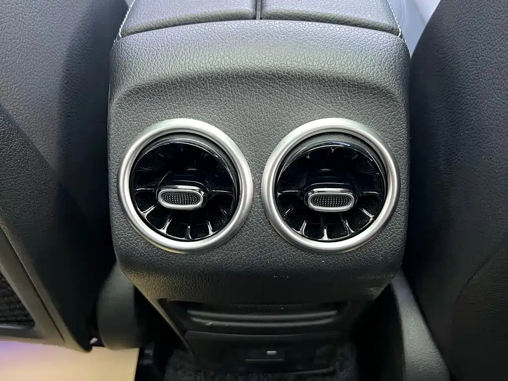 MERCEDES BENZ GLB 2023