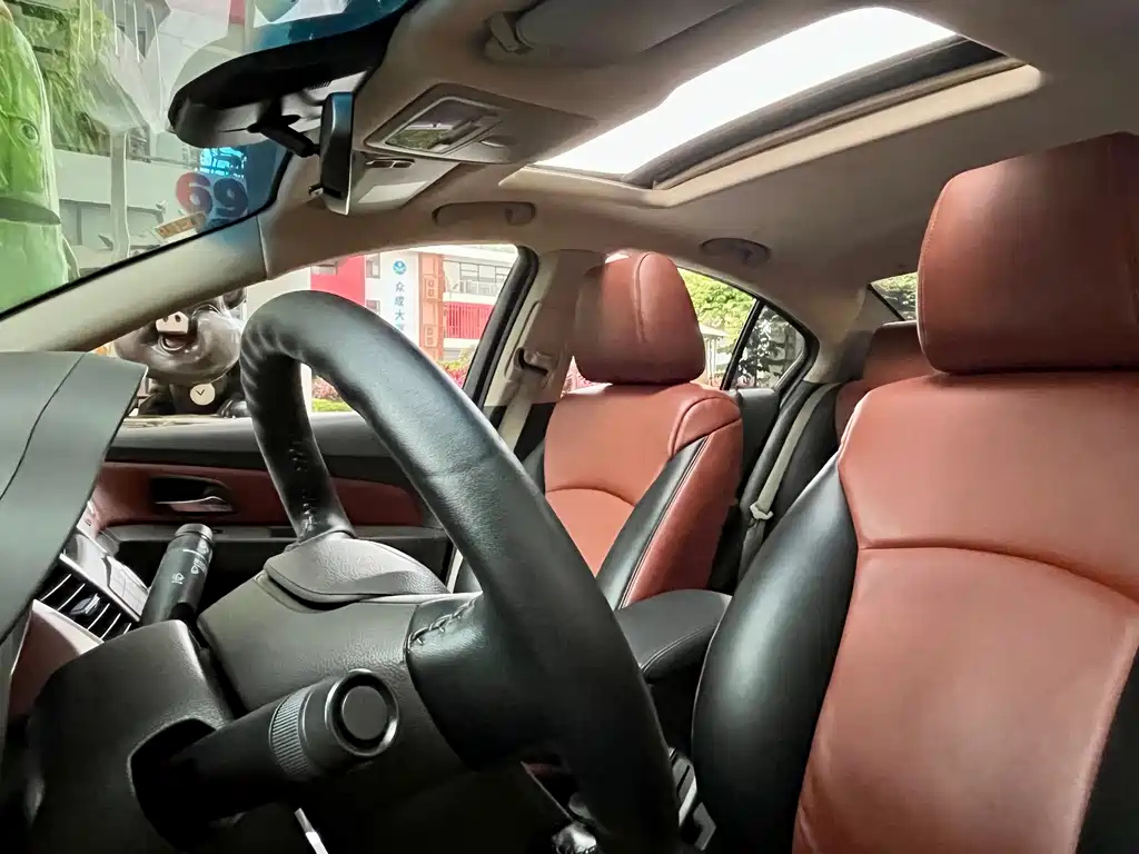 CHEVROLET CRUZE 2015