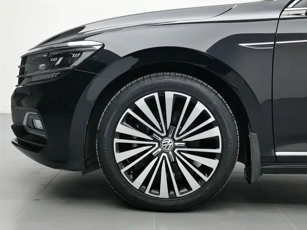 VOLKSWAGEN PASSAT 2019