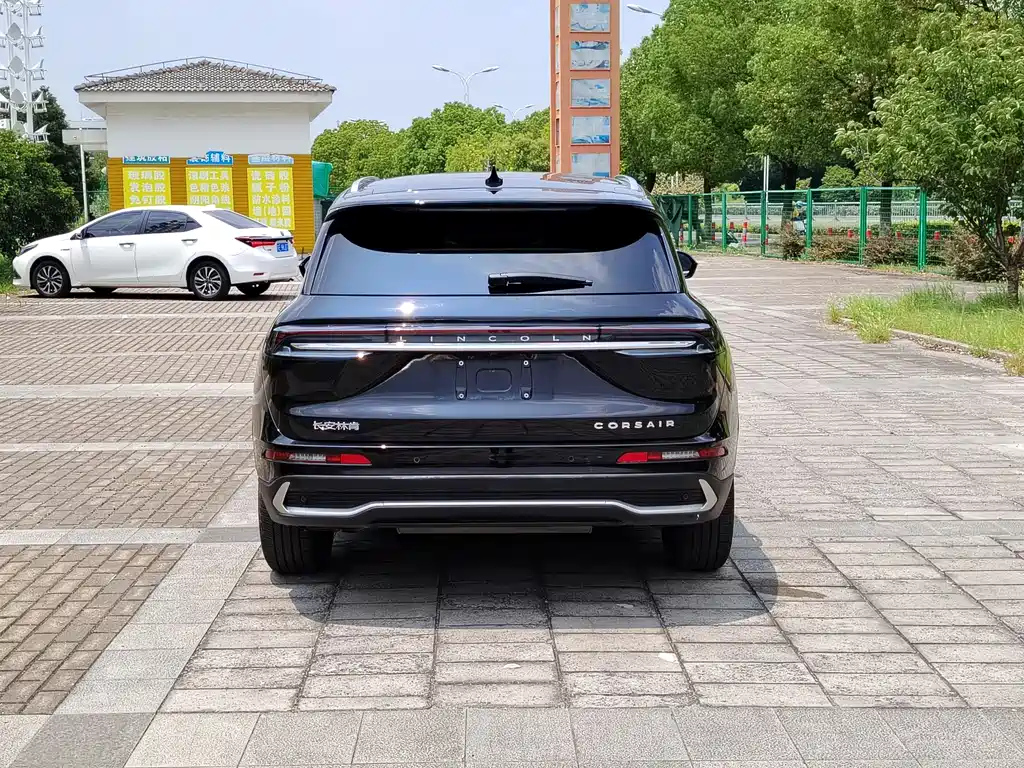 LINCOLN ADVENTURER 2023