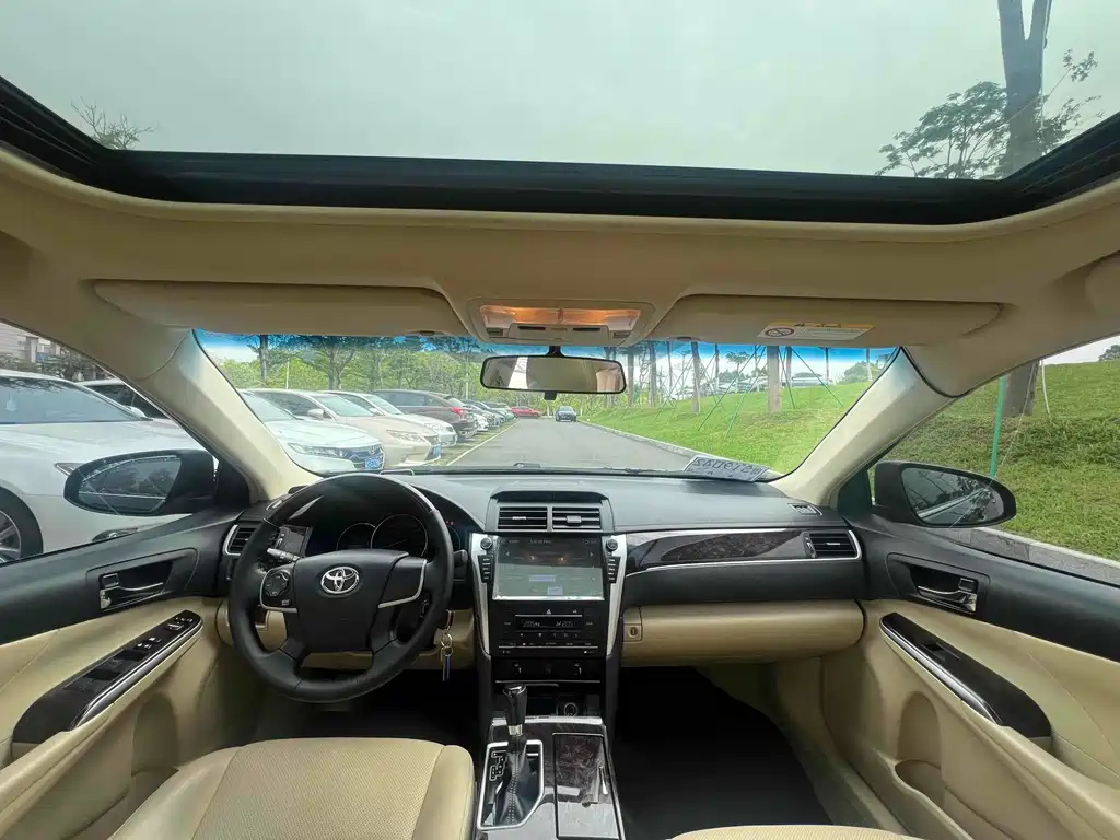 TOYOTA CAMRY 2016