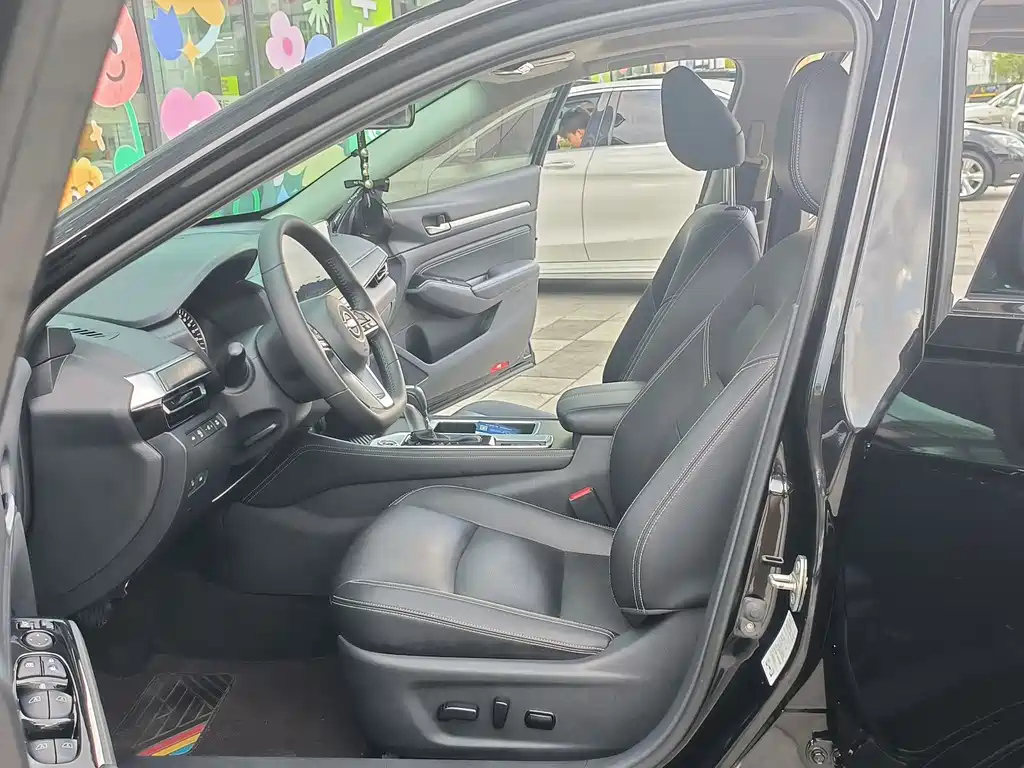NISSAN TEANA 2022