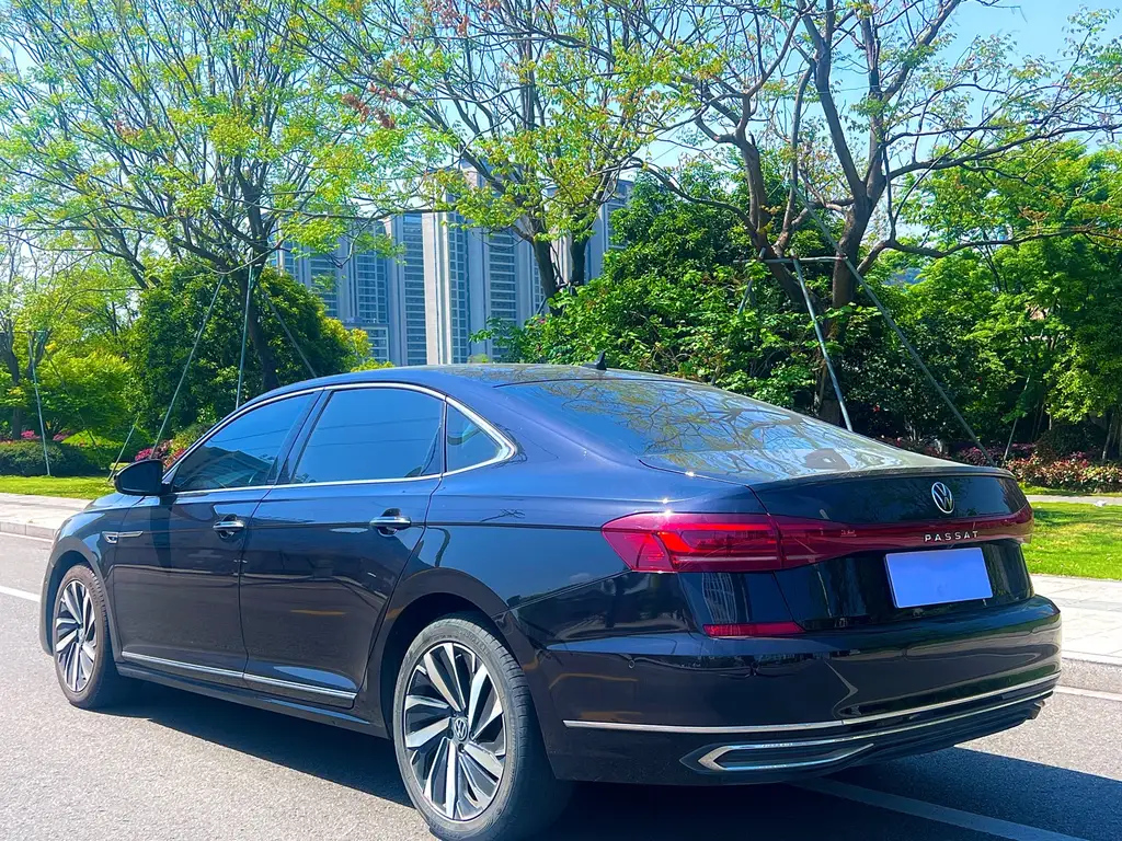 VOLKSWAGEN PASSAT 2022