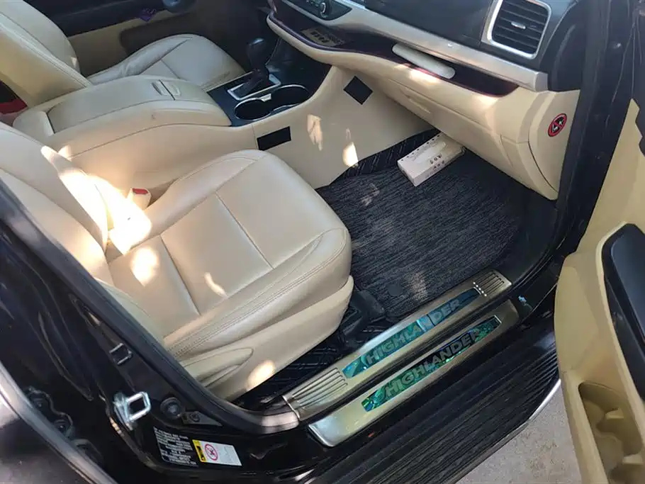 TOYOTA HIGHLANDER 2017
