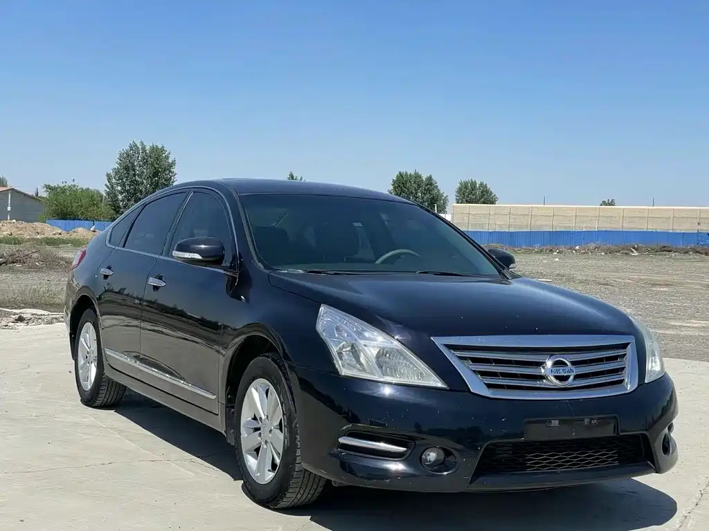 NISSAN TEANA 2011