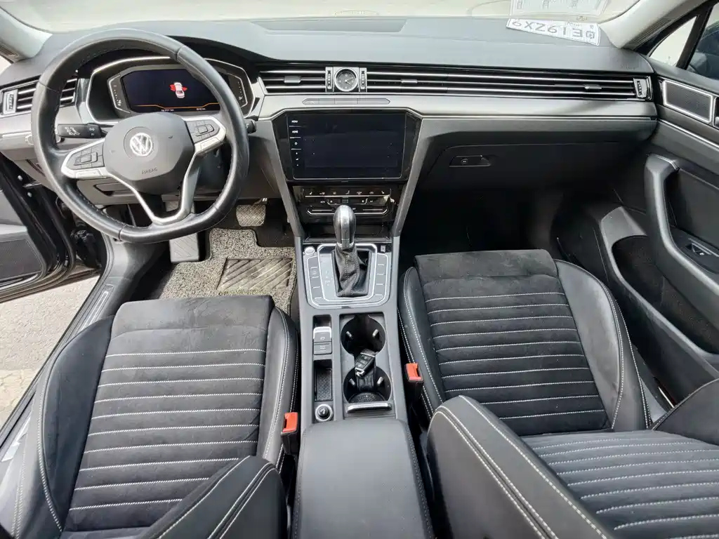 VOLKSWAGEN MAGOTAN 2020