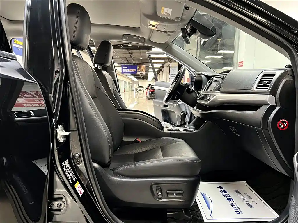 TOYOTA HIGHLANDER 2019