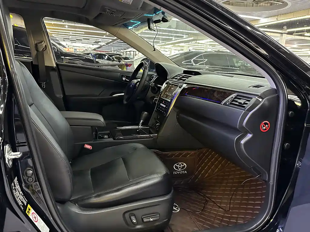 TOYOTA CAMRY 2016