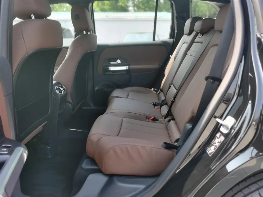 MERCEDES BENZ GLB 2024