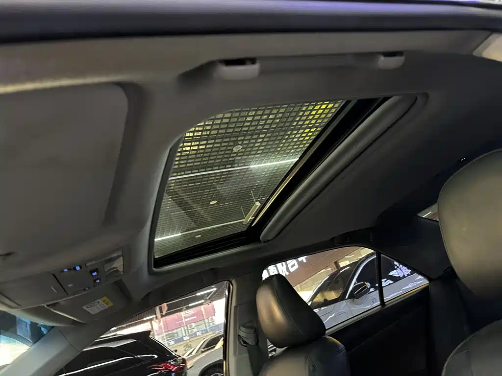 TOYOTA CAMRY 2016