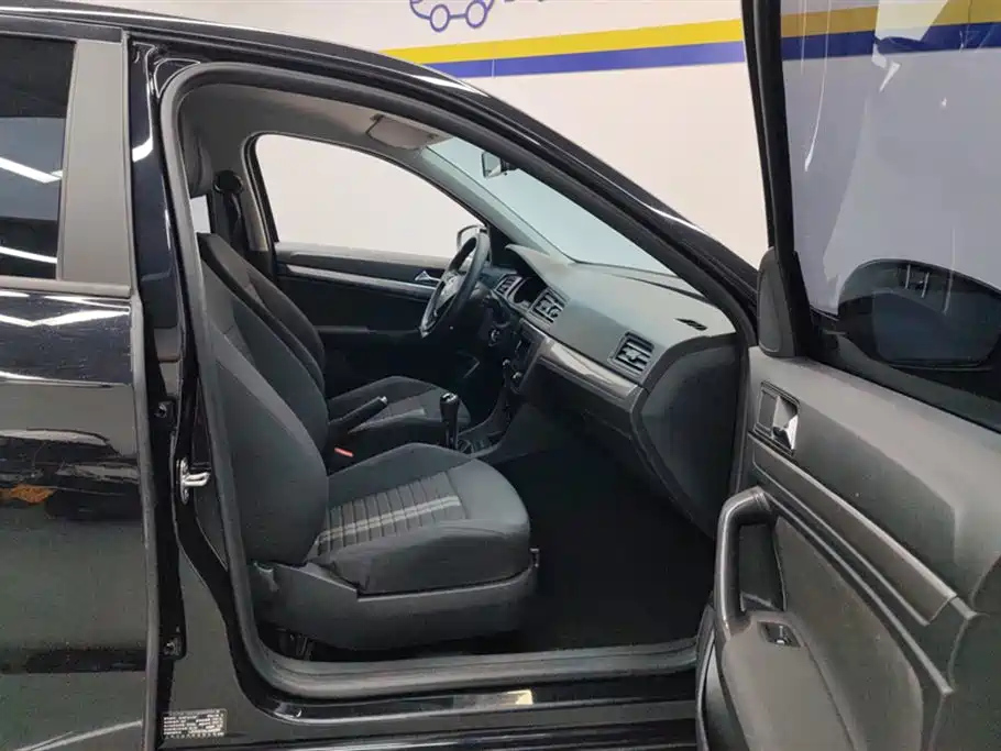 VOLKSWAGEN LAVIDA 2019