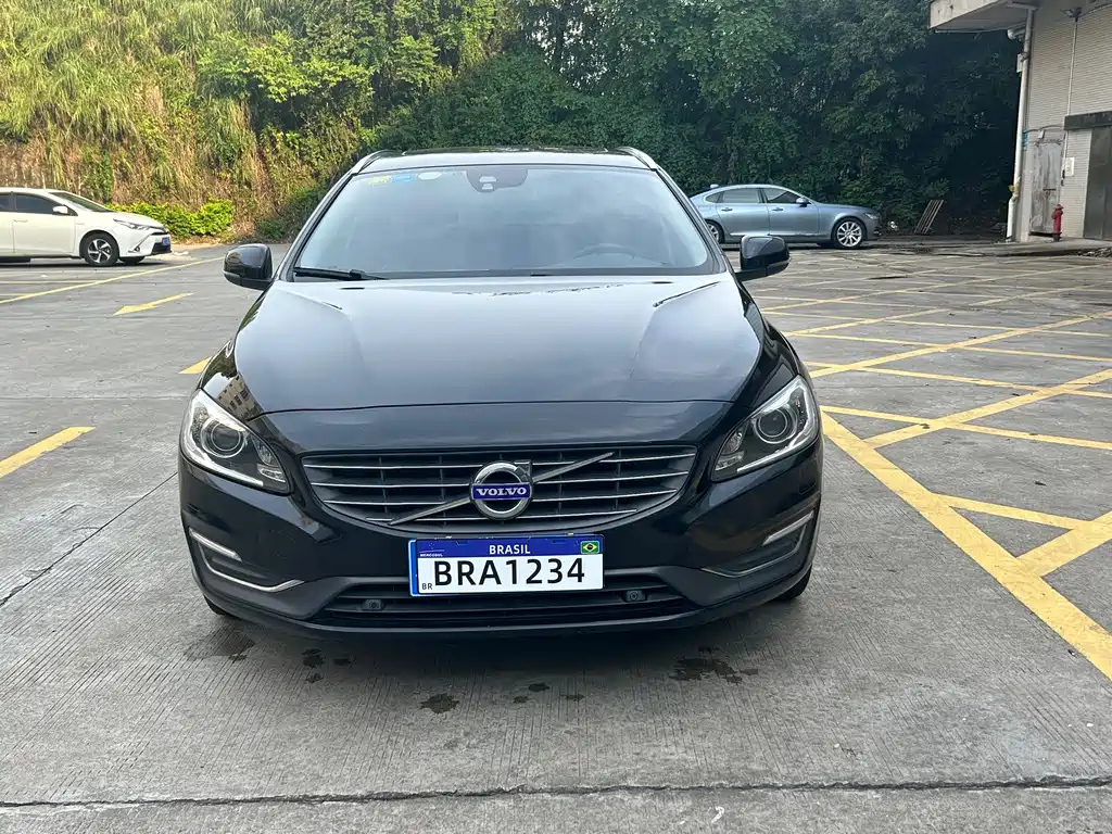 VOLVO V60 2013