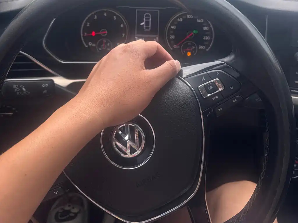 VOLKSWAGEN PASSAT 2019
