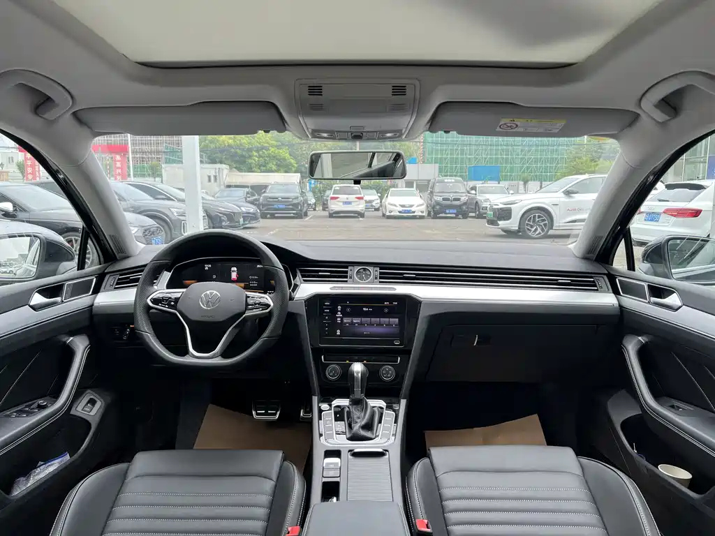 VOLKSWAGEN MAGOTAN 2024